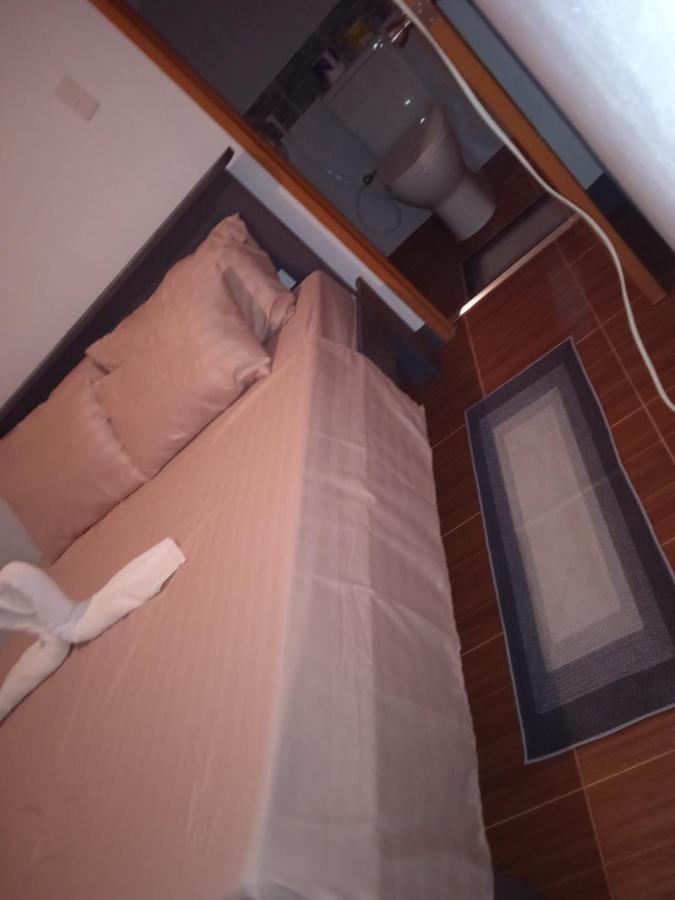 Sarah'S Garden Bnb & Spa Bed & Breakfast Clarin  Exterior foto
