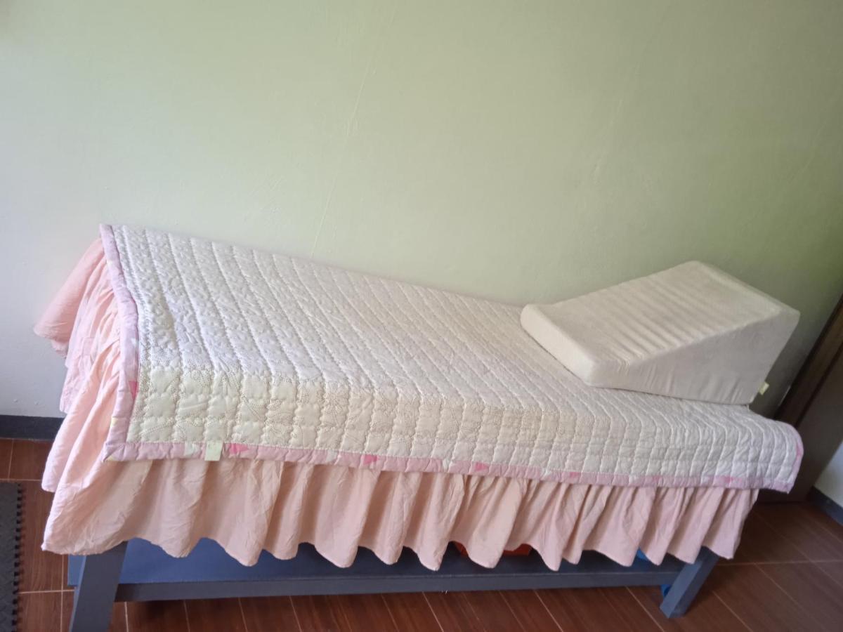 Sarah'S Garden Bnb & Spa Bed & Breakfast Clarin  Exterior foto