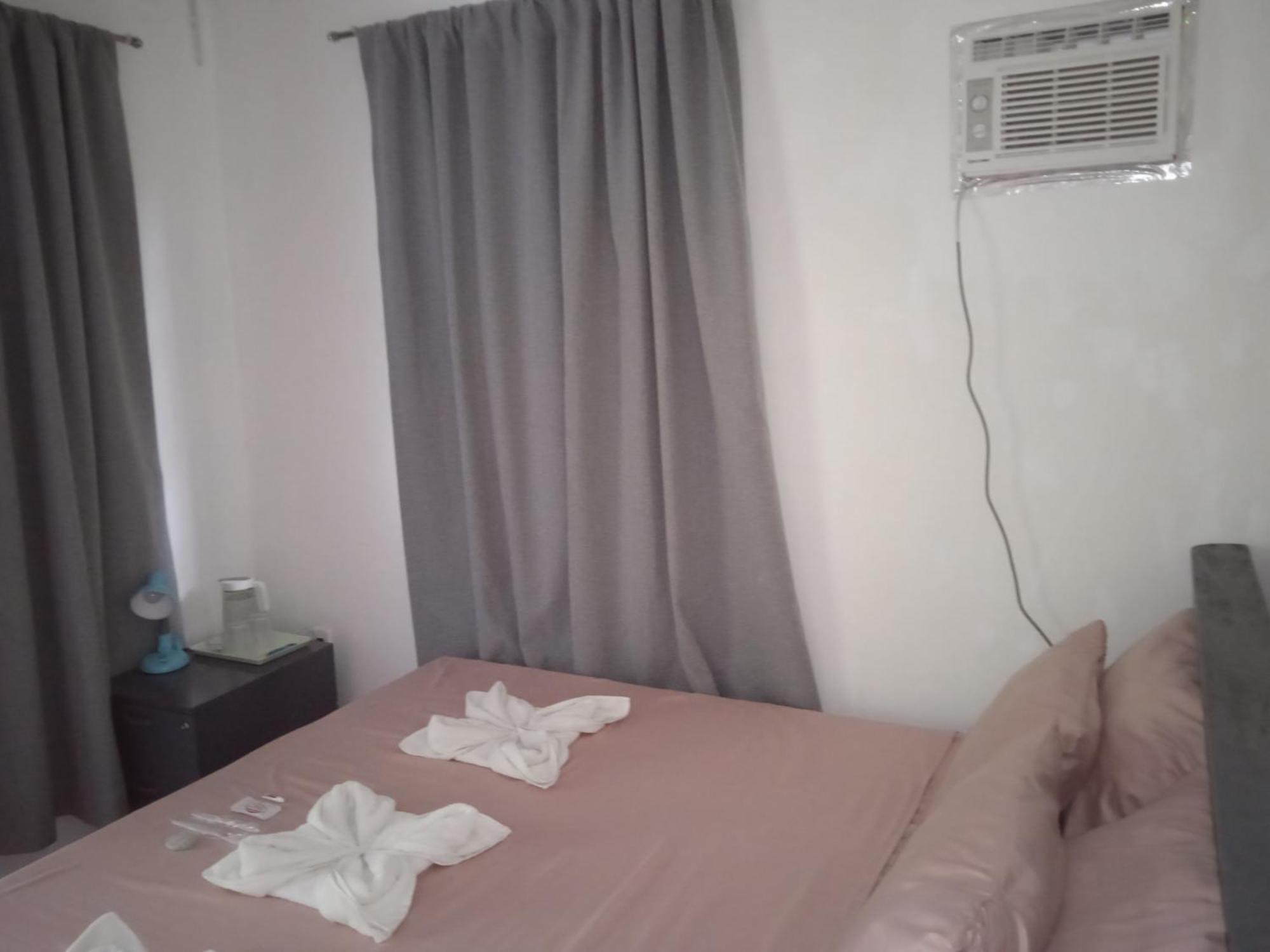 Sarah'S Garden Bnb & Spa Bed & Breakfast Clarin  Exterior foto
