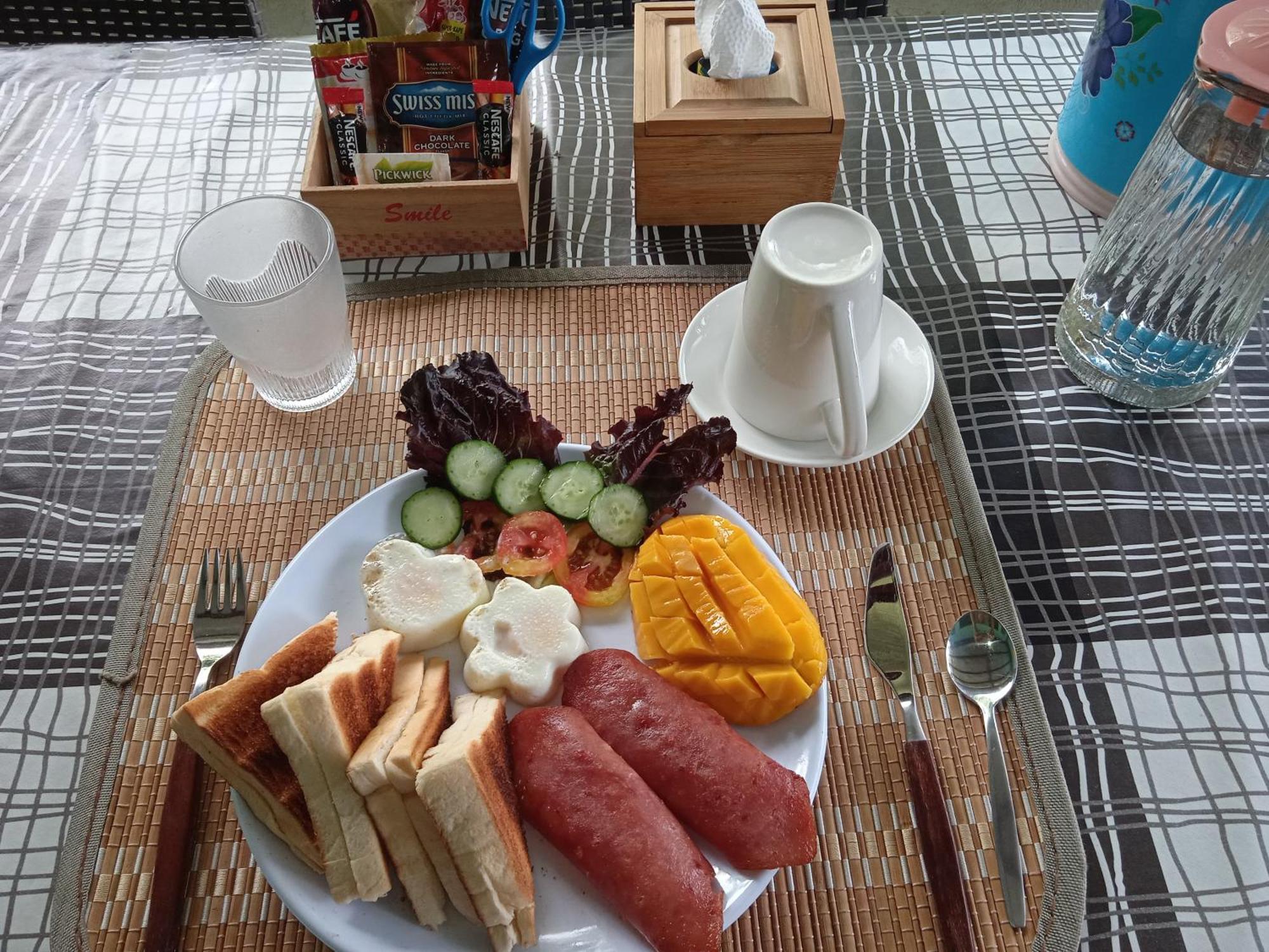 Sarah'S Garden Bnb & Spa Bed & Breakfast Clarin  Exterior foto
