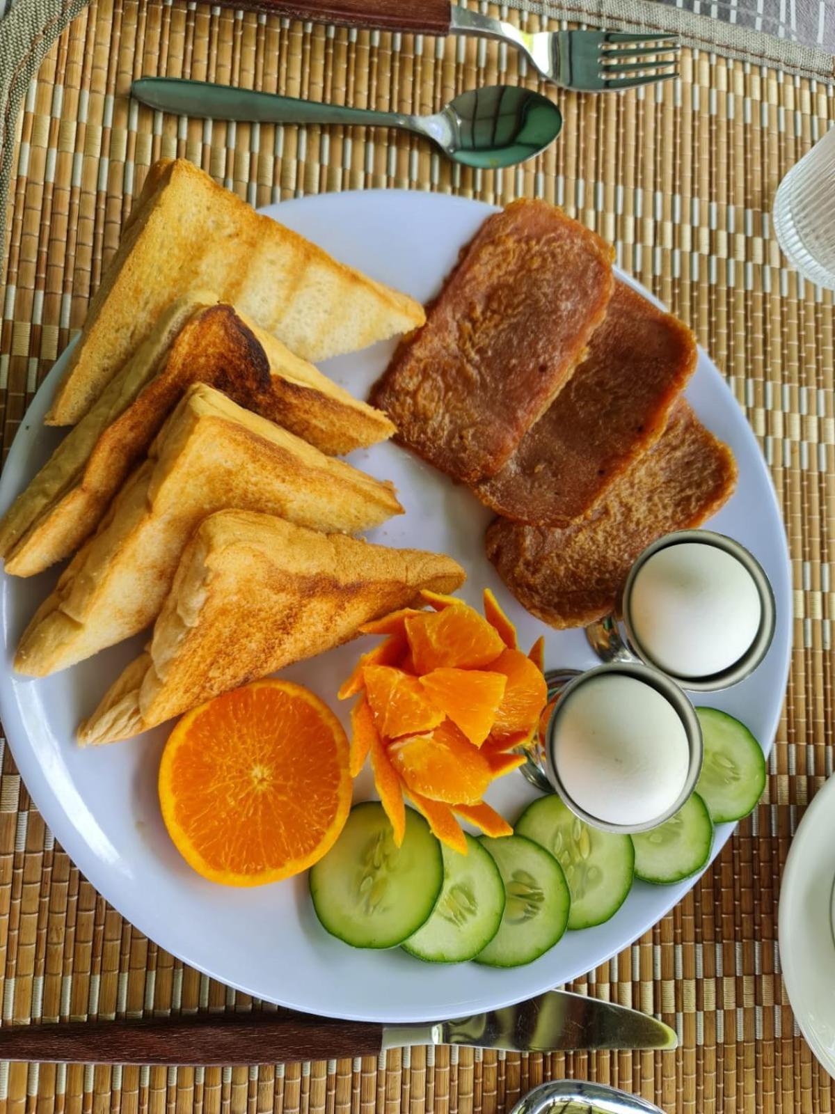 Sarah'S Garden Bnb & Spa Bed & Breakfast Clarin  Exterior foto